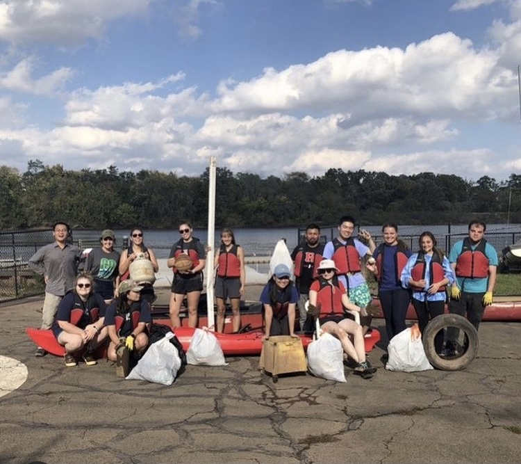 Read more about the article This past weekend, the DMCS graduate and undergraduate students partnered with RU Adventure Recreation to clean up the Raritan!