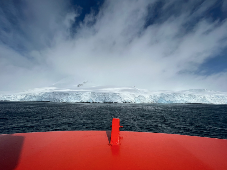 Read more about the article Graduate Student Adventures in Antarctica