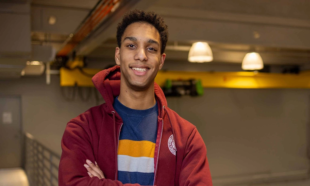 Read more about the article Engineering Major Is Drawn to the Ocean – and the Gliders Beneath It